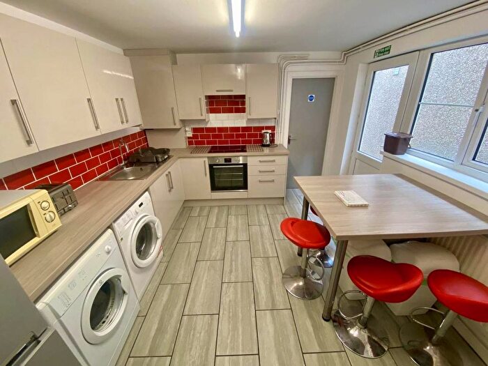 4 Bedroom Property To Rent In Rhyddings Terrace, Brynmill, Swansea, SA2