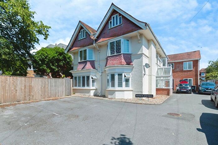 2 Bedroom Flat For Sale In Portchester Road, Bournemouth, BH8