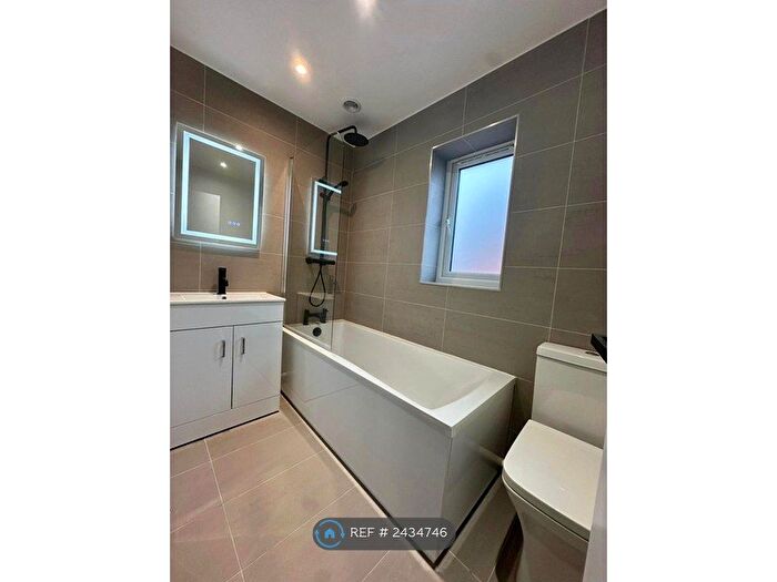 2 Bedroom End Of Terrace House To Rent In St. Pauls Close, Evesham, WR11
