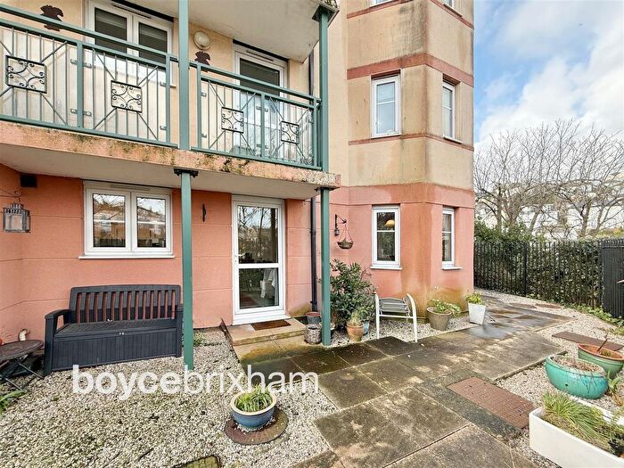 2 Bedroom Flat For Sale In New Road, Brixham, TQ5