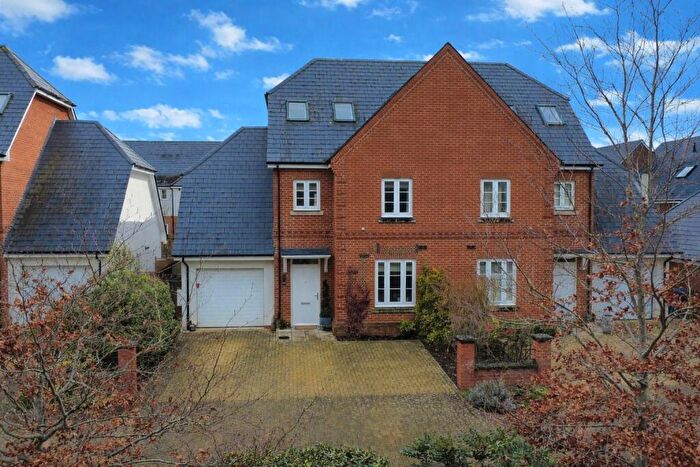 4 Bedroom Semi Detached House For Sale In Royston Drive, Ewshot, GU10