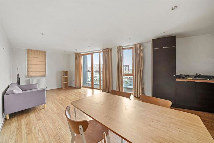 2 Bedroom Apartment To Rent In Bath House, Barking, IG11