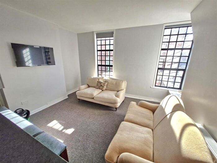 5 Bedroom Flat To Rent In ** £pppw Excl Bills** Bed Apartment Bath Inn -, NG3