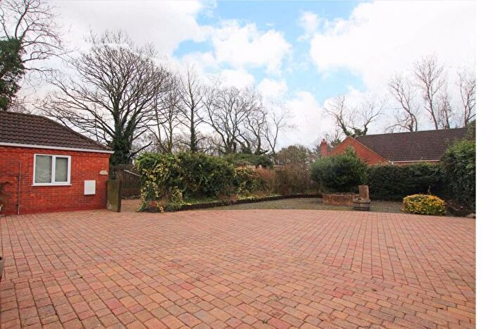 2 Bedroom Detached Bungalow For Sale In Primitive Chapel Lane, South Killingholme, Immingham, DN40