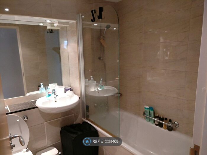2 Bedroom Flat To Rent In Argyle Street, Glasgow, G2