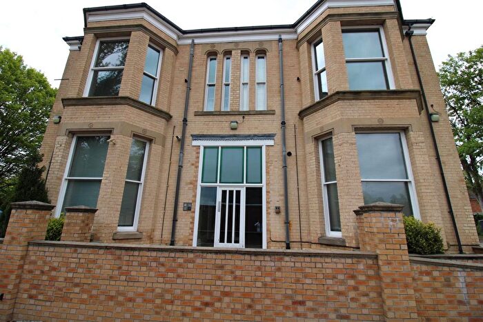 1 Bedroom Flat For Sale In The Lawns, Sutton-On-Hull, Hull, HU7