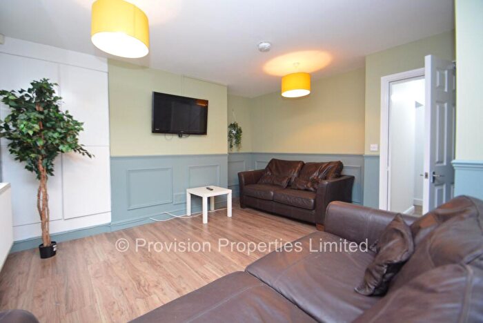 6 Bedroom Terraced House To Rent In Ridgeway Terrace, Woodhouse, Leeds, LS6