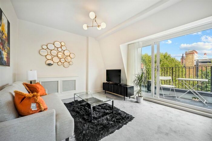 2 Bedroom Flat To Rent In Nevern Square, Earls Court, SW5