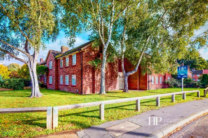 2 Bedroom Maisonette To Rent In Five Acres, Crawley, RH10