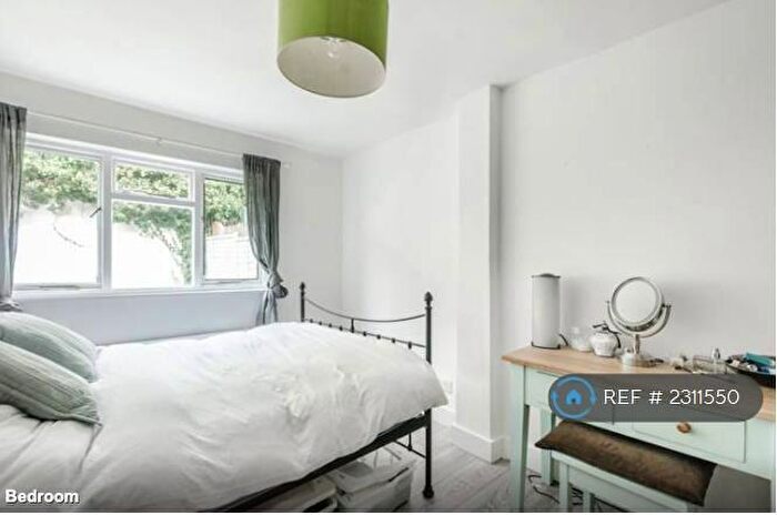 1 Bedroom Flat To Rent In Hindmans Road, London, SE22