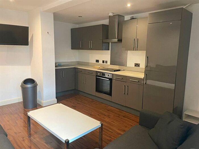 4 Bedroom Property To Rent In Hyde Terrace, Leeds, LS2