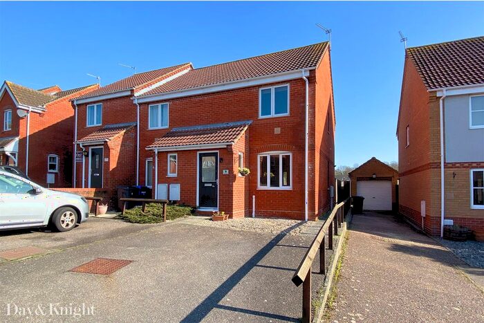 2 Bedroom End Of Terrace House To Rent In Guscott Close, Lowestoft, NR32