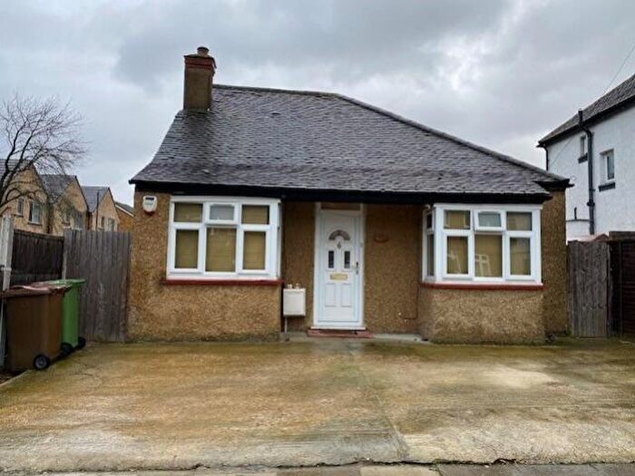 3 Bedroom Bungalow To Rent In Sidney Road, Harrow, Middlesex, HA2