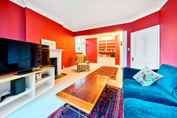 5 Bedroom Semi-Detached House For Sale In Munster Road, Teddington, TW11