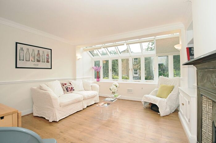 2 Bedroom Flat To Rent In Wandsworth Bridge Road, London, SW6