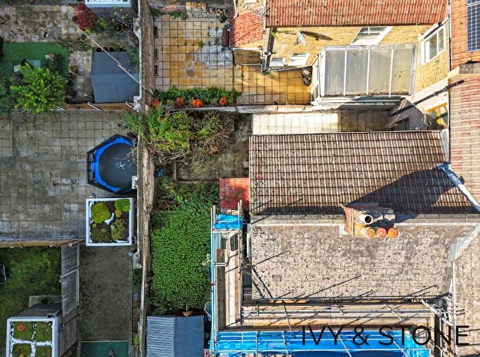 3 Bedroom Terraced House For Sale In Mellish Street, London, Greater London, E14