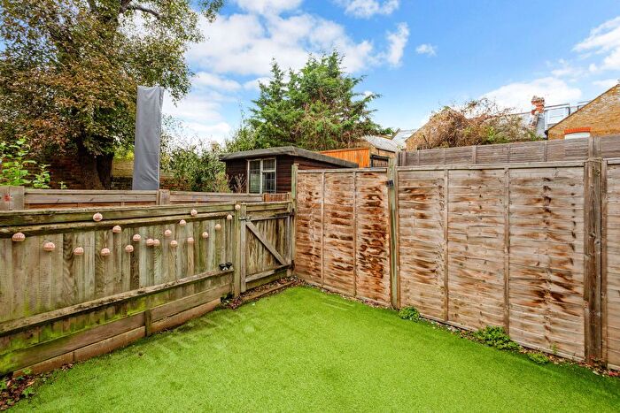 2 Bedroom Detached House For Sale In Helena Road, Windsor, SL4