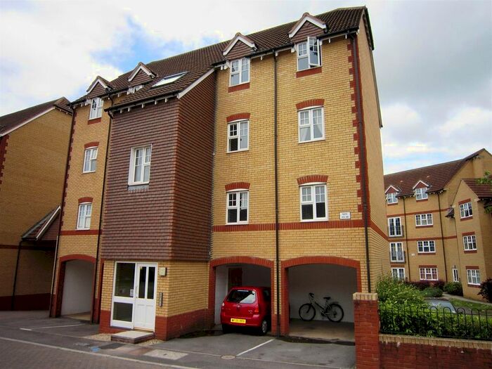 2 Bedroom Flat To Rent In Arthurs Close, Emersons Green, Bristol, BS16