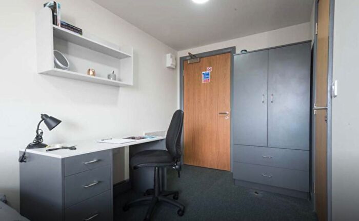 2 Bedroom Flat To Rent In Deluxe Bed Kiln House, Stoke Student Village, ST4
