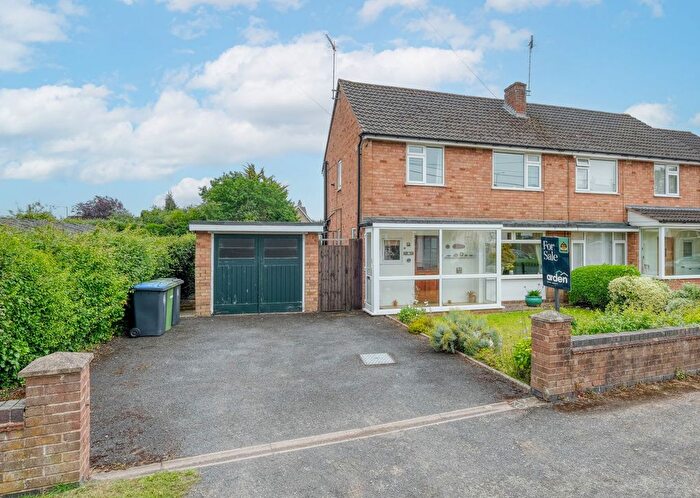 3 Bedroom Semi-Detached House For Sale In Holt Gardens, Studley, B80
