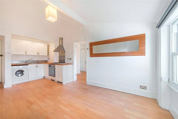 1 Bedroom End Of Terrace House To Rent In St Augustines Road, Camden, NW1