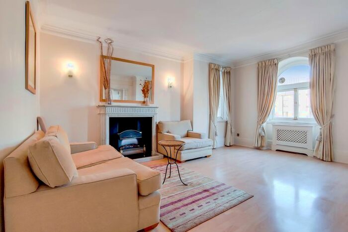 1 Bedroom Flat To Rent In Berkeley House, Mayfair, London, W1J