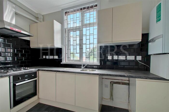 4 Bedroom Flat To Rent In Neasden Lane, London, NW10