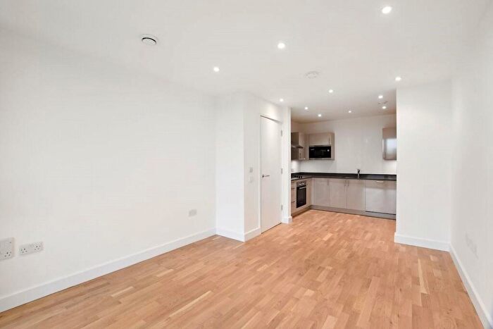 2 Bedroom Apartment To Rent In Burges Springs, Chelmsofrd, CM1