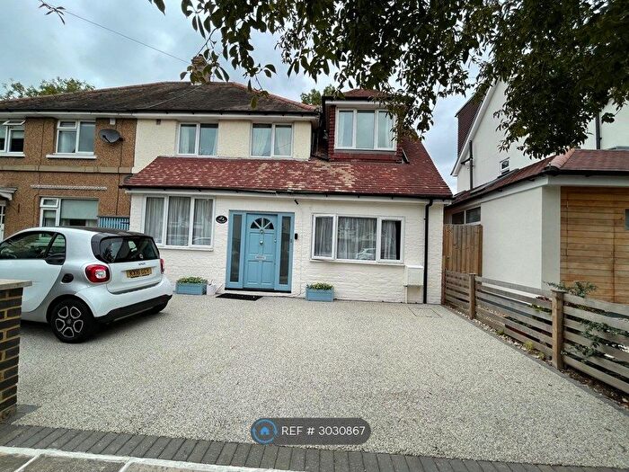 Studio To Rent In Clonmel Road, Teddington, TW11