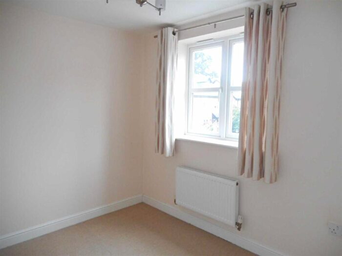 3 Bedroom End Of Terrace House To Rent In New Chestnut PlaceDerby, DE23