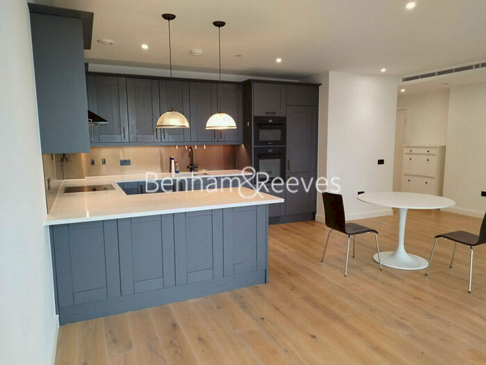 3 Bedroom Apartment To Rent In Emery Way, Wapping, E1W
