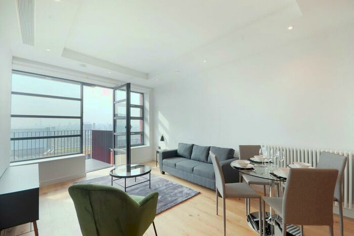 1 Bedroom Flat To Rent In Defoe House, London, E14