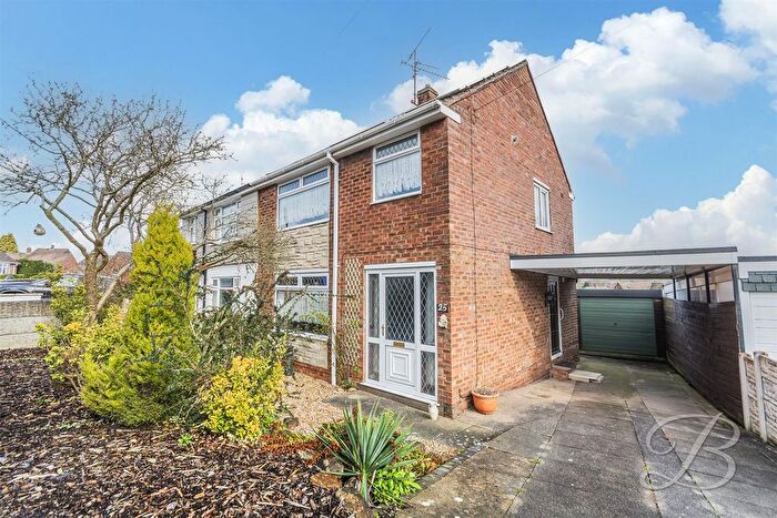 3 Bedroom Semi-Detached House For Sale In Newport Crescent, Mansfield, NG19