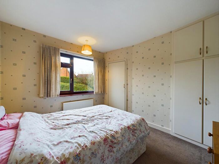 3 Bedroom Semi-Detached House For Sale In West Bank Road, Allestree, DE22