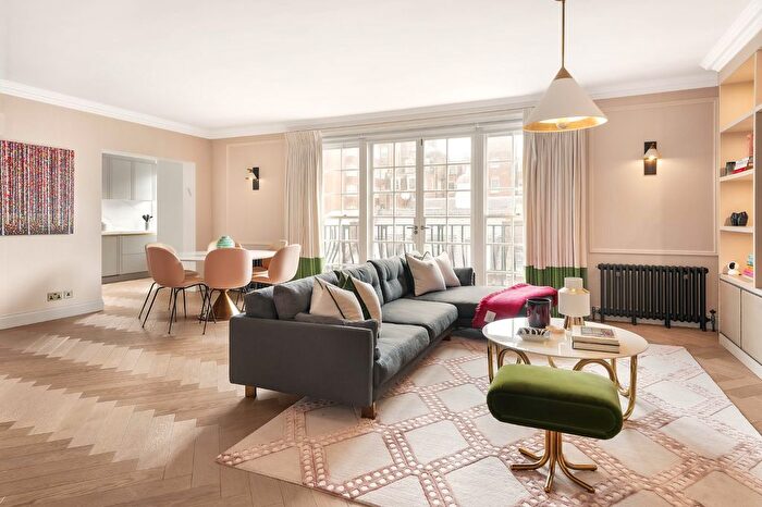 2 Bedroom Flat To Rent In Park Mount Lodge, - Reeves Mews, London, W1K
