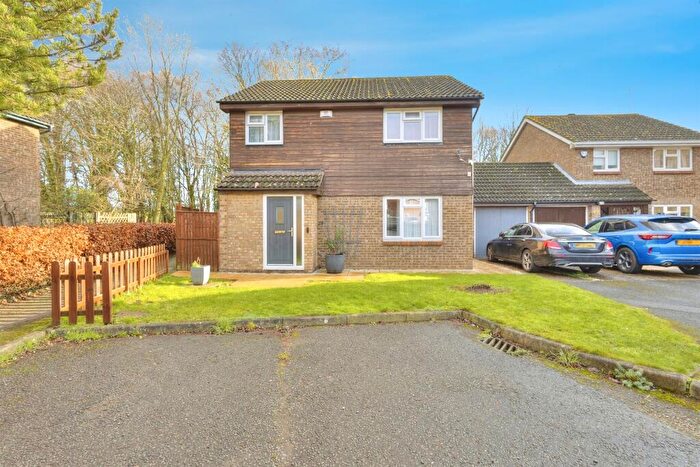 4 Bedroom Detached House For Sale In Parkside, Northampton, NN3