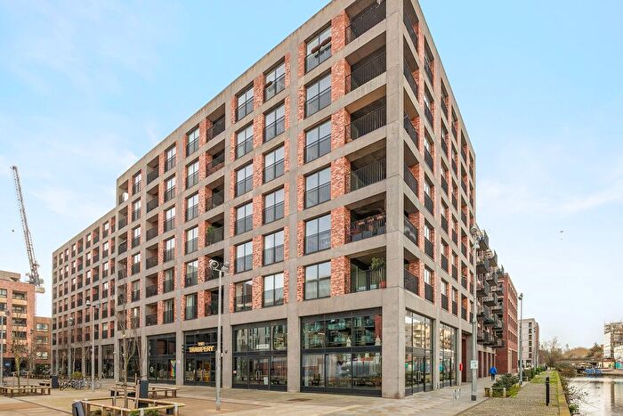 1 Bedroom Flat For Sale In Icemaid Court, Rookwood Way, London, E3