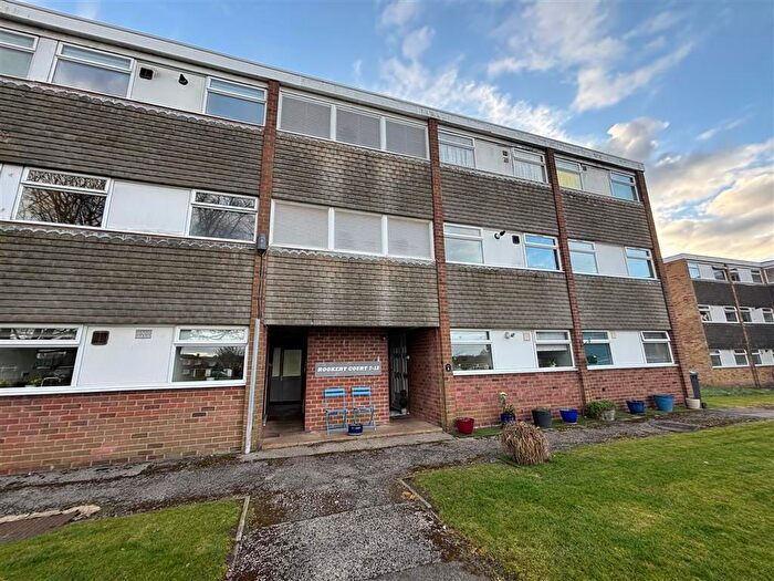 2 Bedroom Flat To Rent In Leomansley View, Lichfield, WS13