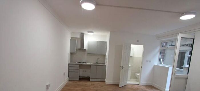 Studio To Rent In Bensham Grove, Thornton Heath, CR7