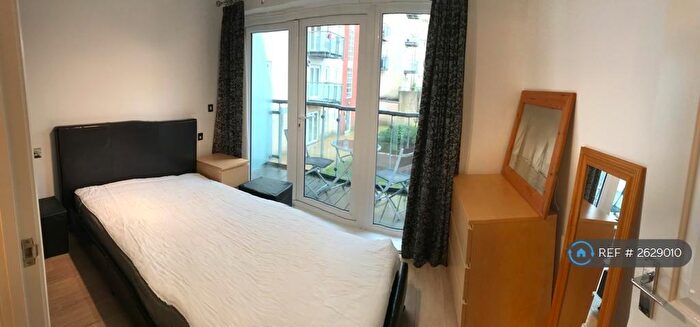 1 Bedroom Flat To Rent In Lower Canal Walk, Southampton, SO14