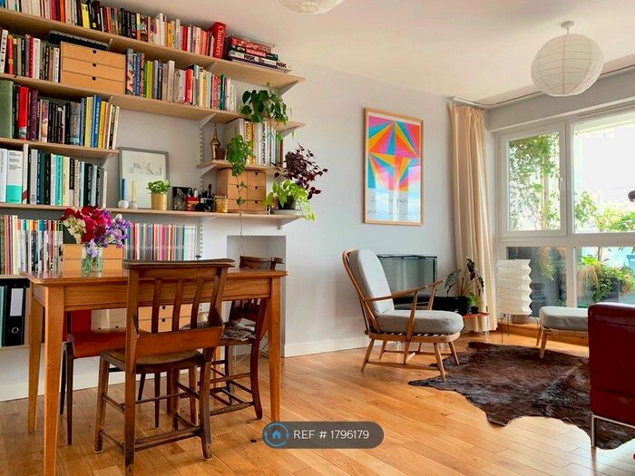 1 Bedroom Flat To Rent In Secker House, London, SW9