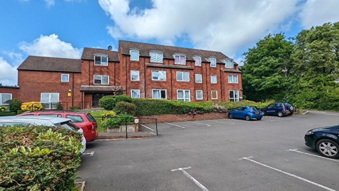 1 Bedroom Flat For Sale In Homewater House, Hulbert Road, PO7