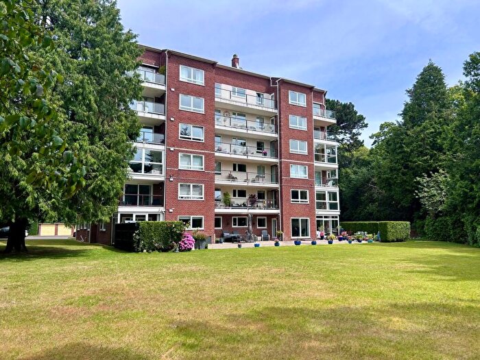 3 Bedroom Apartment For Sale In The Avenue, Branksome Park, BH13