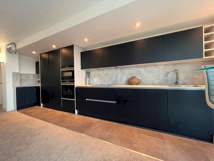 2 Bedroom Apartment To Rent In Paradise Street, Birmingham, B1