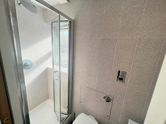 2 Bedroom Flat To Rent In Lewisham Way, London, SE14