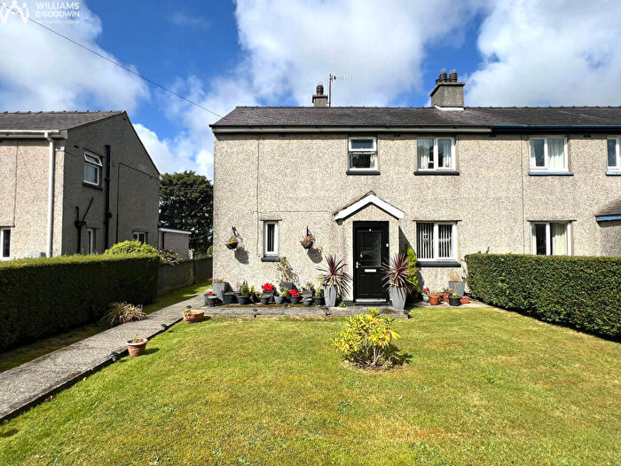 3 Bedroom Semi-Detached House For Sale In Maes Gwyn, Llanddaniel, Anglesey, LL60