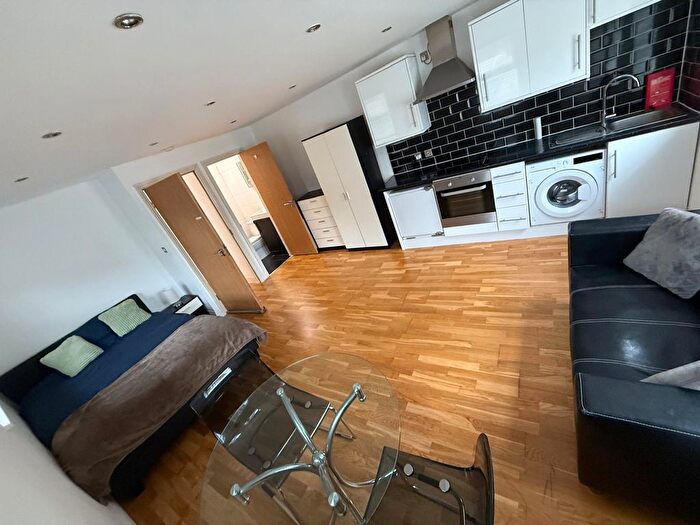 Studio To Rent In Hornsey Road, London, N7