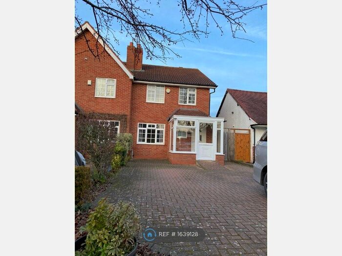 3 Bedroom Semi-Detached House To Rent In Cornyx Lane, Solihull, B91