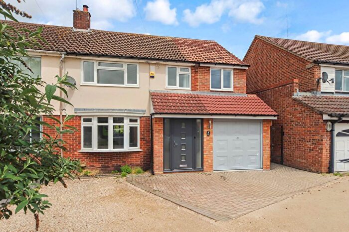 4 Bedroom Semi-Detached House For Sale In Bedgrove, Aylesbury, HP21
