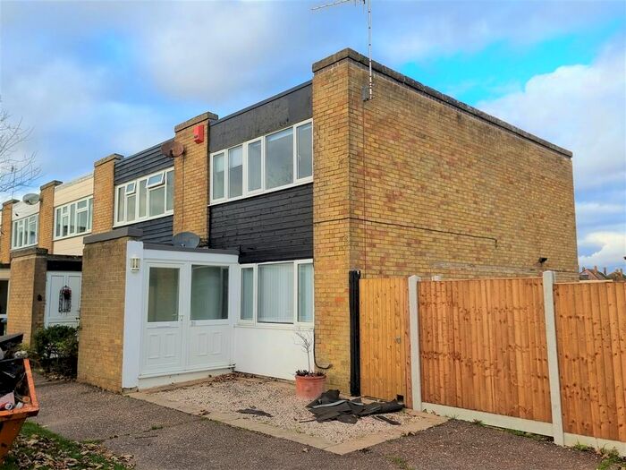 3 Bedroom End Of Terrace House To Rent In Hawkins Close, Rose Green, PO21